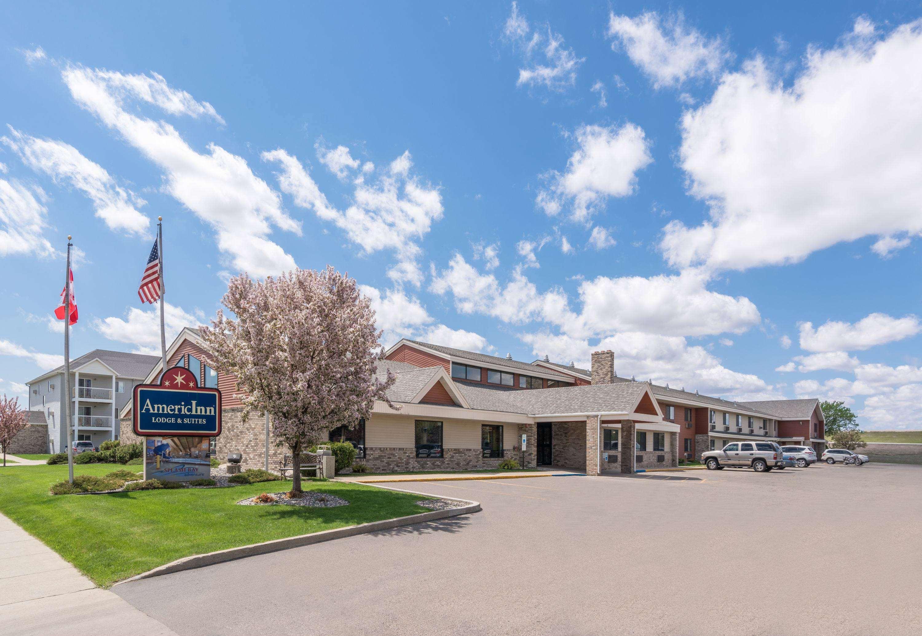 Americinn By Wyndham Fargo West Acres Exterior photo